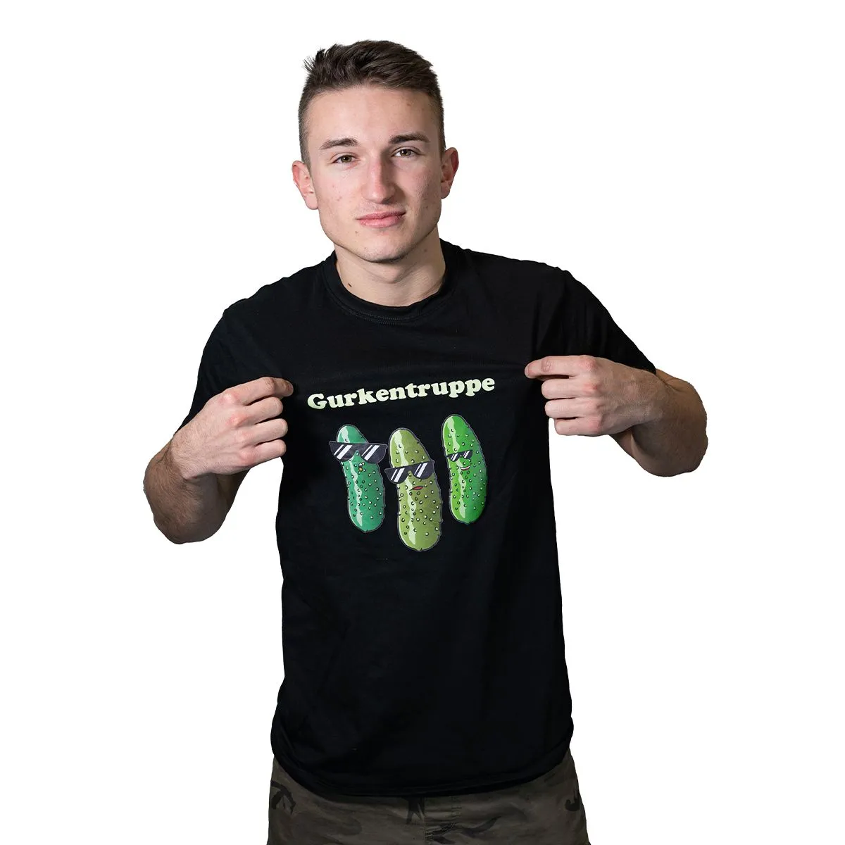schwarzes T-Shirt mit 3 Gurken